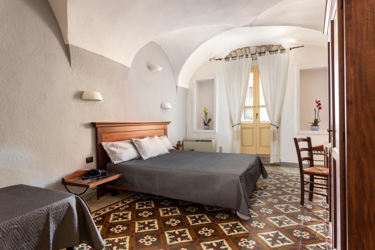 Locanda Di Corte Боса Экстерьер фото