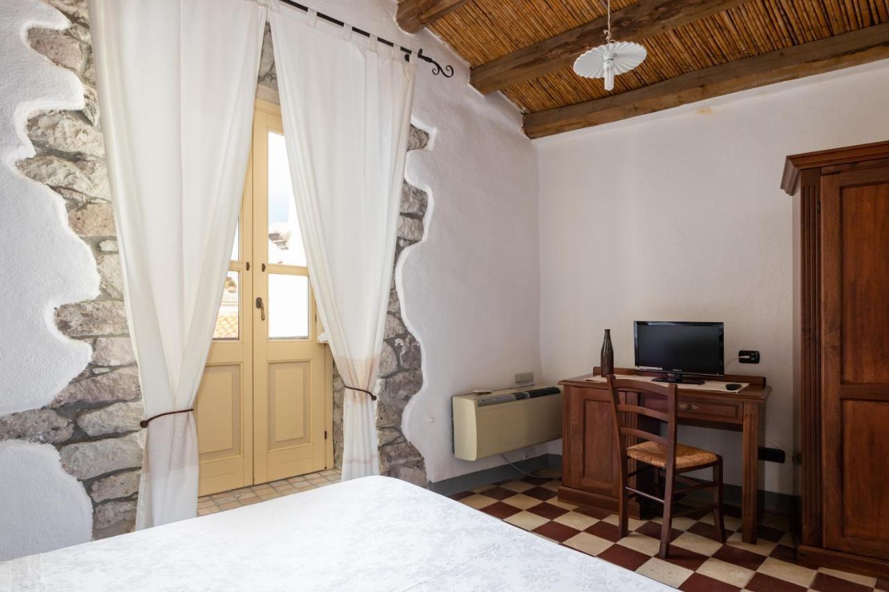 Locanda Di Corte Боса Экстерьер фото