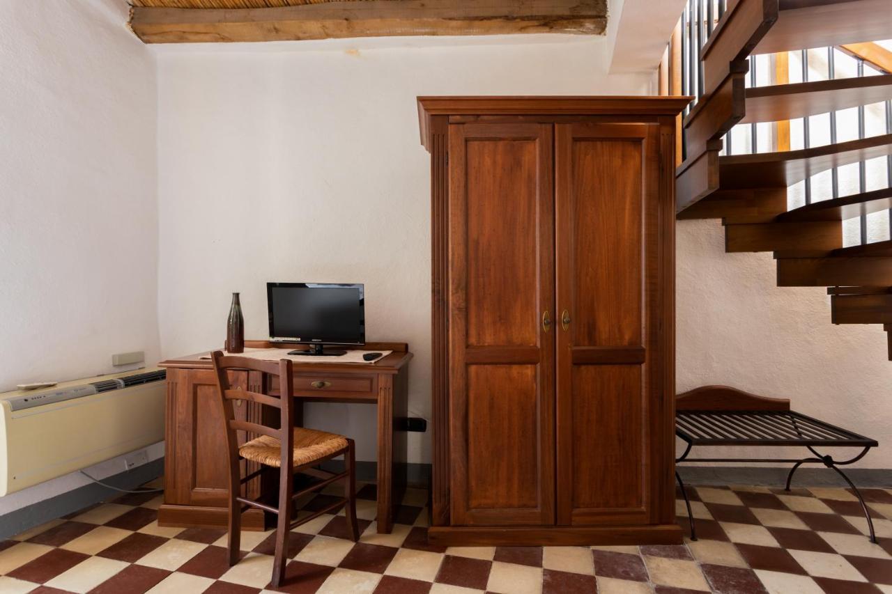 Locanda Di Corte Боса Экстерьер фото