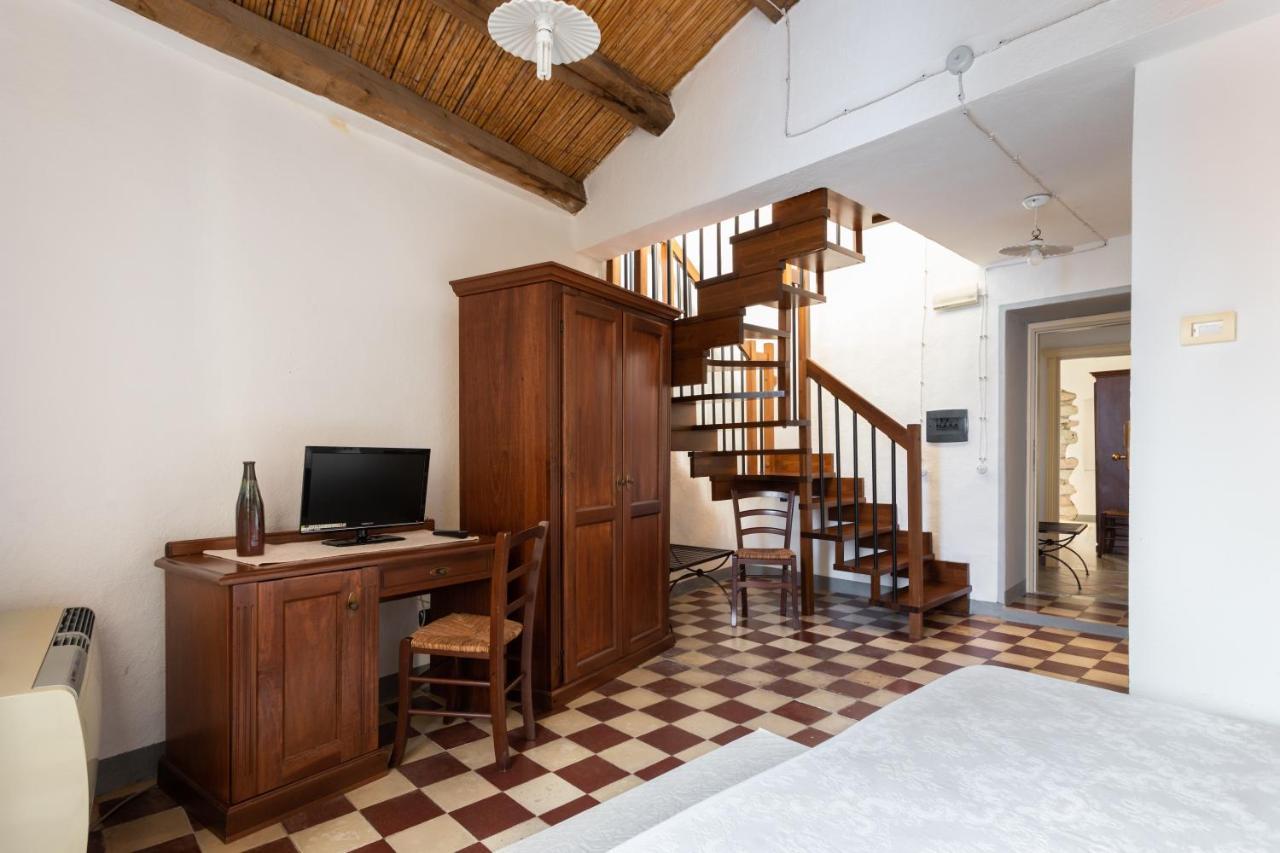 Locanda Di Corte Боса Экстерьер фото